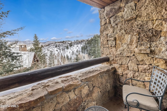 130 Daybreak Rdg Unit Hs613, Avon, CO 81620 - balcony featuring a mountain view