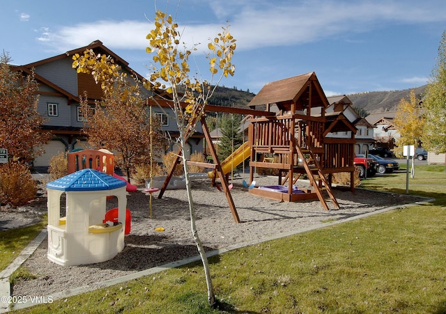 1404 Crazy Horse Cir Unit 1404, Edwards, CO 81632 - community play area with a lawn
