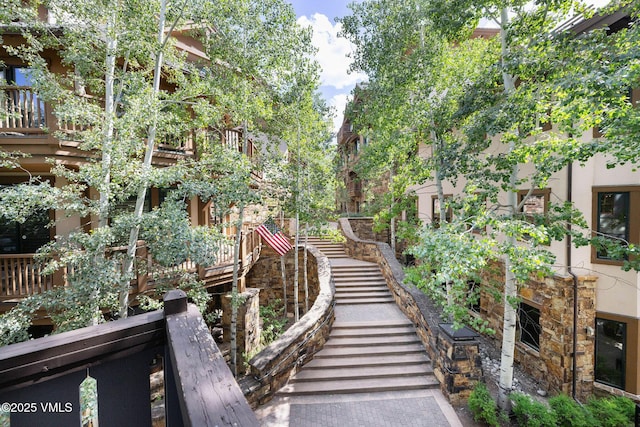 627 Sawatch Dr Unit 302, Edwards, CO 81632 - view of community with stairs