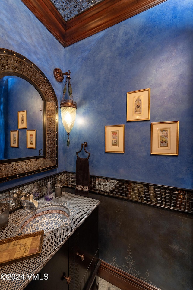 bathroom featuring sink