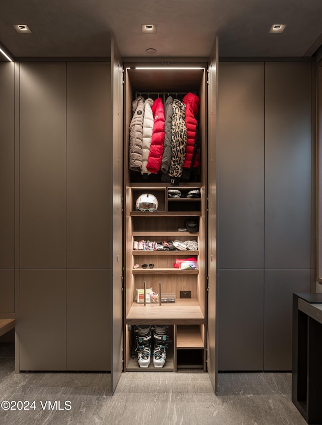 100 Vail Rd, Vail, CO 81657 - view of closet