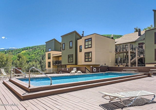1023 Lions Ridge Loop Unit 111, Vail, CO 81657 - community pool with a deck