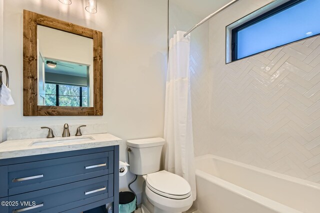 146 Robins Egg Ln, Eagle, CO 81631 - full bath featuring vanity and shower / tub combo with curtain