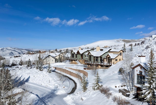 property view of mountains with a residential view