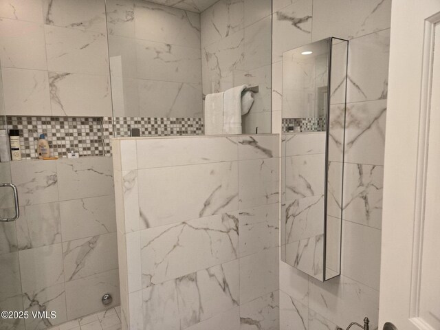 358 Stone Creek Dr Unit 1, Eagle-Vail, CO 81620 - bathroom featuring a tile shower