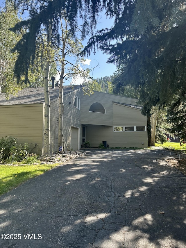 view of front of home featuring a garage