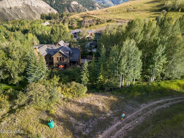 bird's eye view with a mountain view