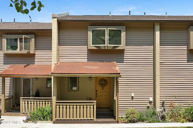 view of front of house featuring covered porch