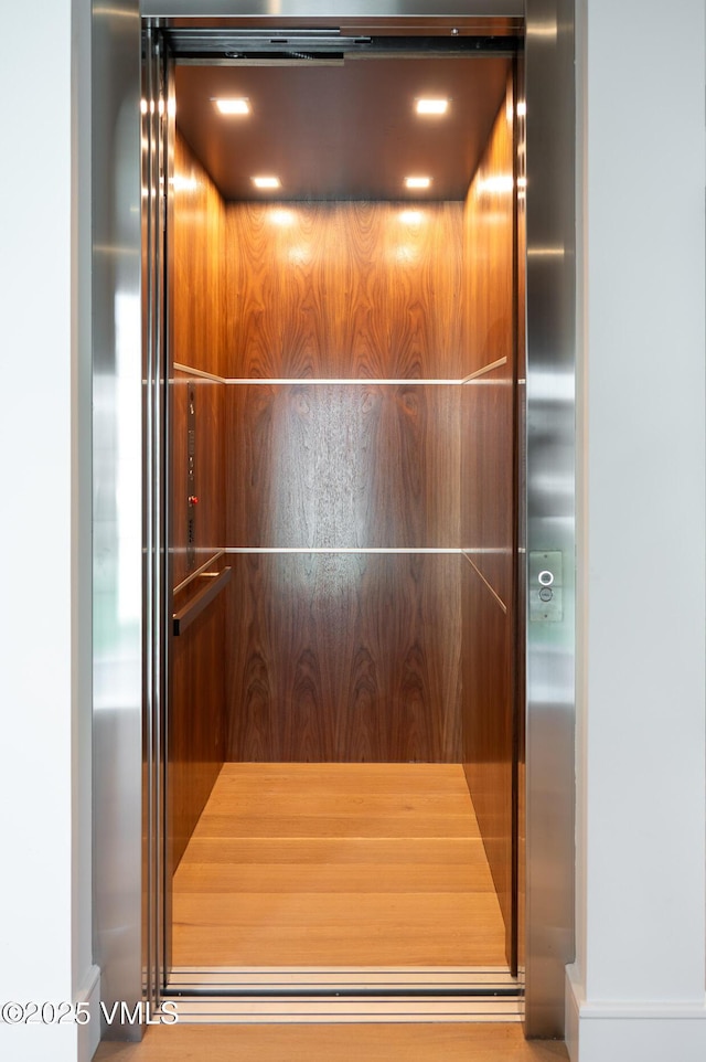 1326 Spraddle Creek Rd, Vail, CO 81657 - view of elevator