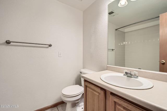 35 Chelsea Ct Unit 9, Eagle, CO 81631 - bathroom featuring a textured wall, visible vents, toilet, vanity, and a shower