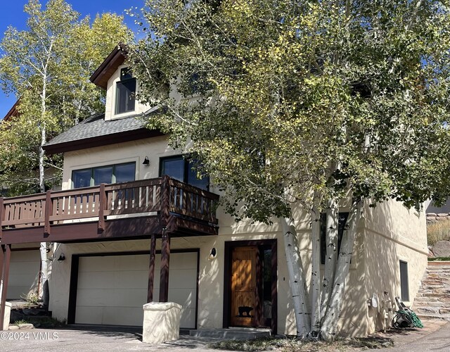 view of front of house featuring a garage