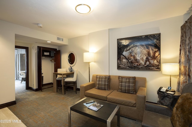 26 Avondale Ln Unit 313-H, Beaver Creek, CO 81620 - living room featuring baseboards