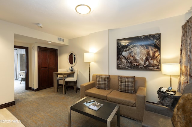 26 Avondale Ln Unit 313-H, Beaver Creek, CO 81620 - living room with baseboards