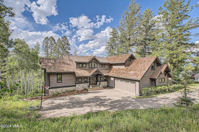 view of front of property featuring a garage