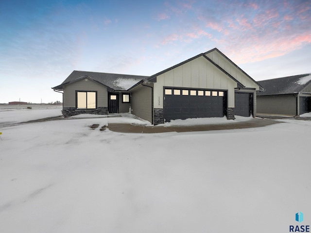 view of front of property featuring a garage