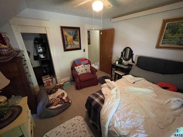 bedroom featuring ceiling fan