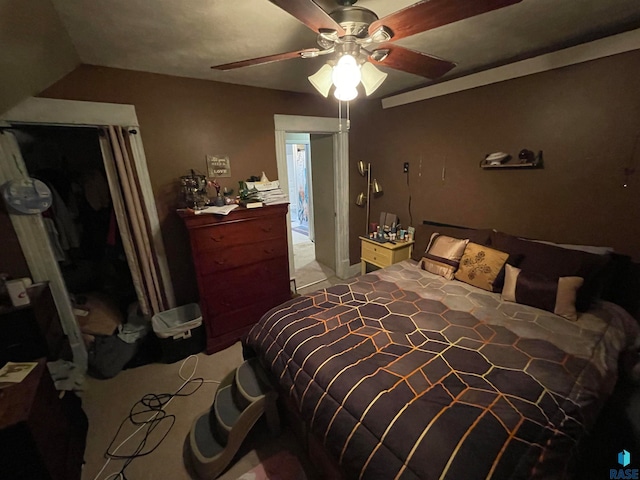 bedroom with ceiling fan