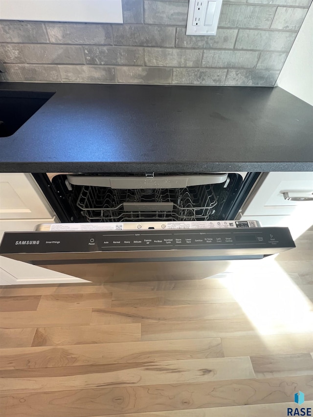 interior details featuring tasteful backsplash