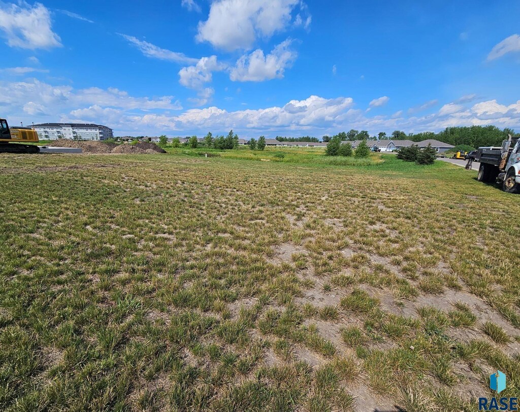 Sweetgrass Dr, Brookings, SD 57006