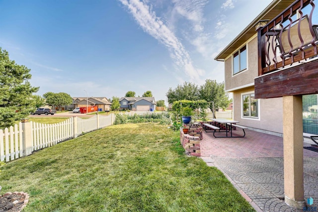 view of yard with a patio