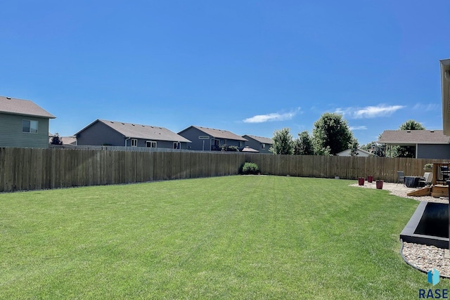 view of yard featuring a patio area