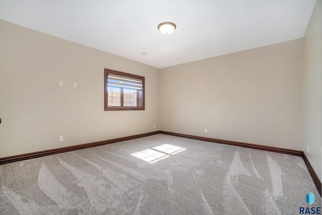 unfurnished room with carpet