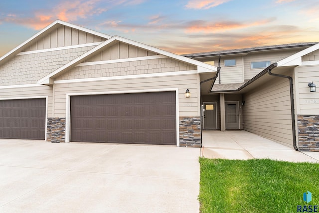 view of front facade with a garage