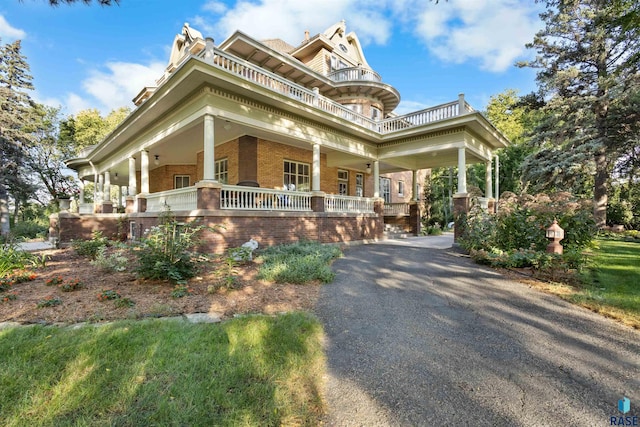 view of front of home featuring covered porch