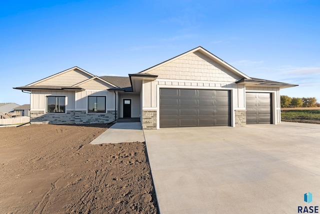 view of front of house featuring a garage