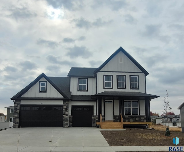 view of front of home with covered porch