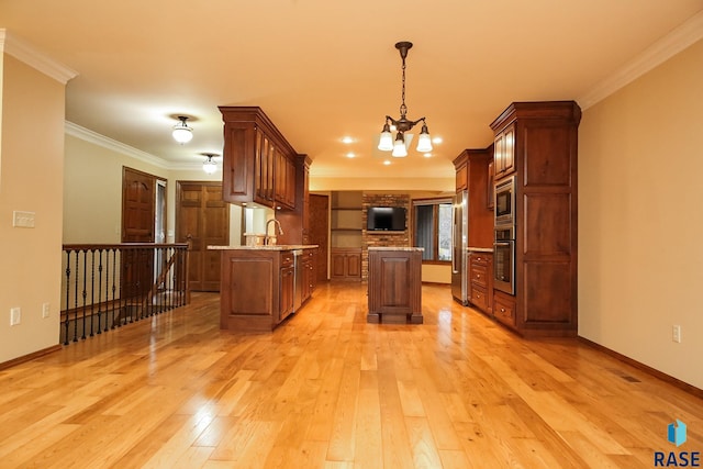 kitchen featuring stainless steel appliances, light hardwood / wood-style flooring, kitchen peninsula, crown molding, and pendant lighting