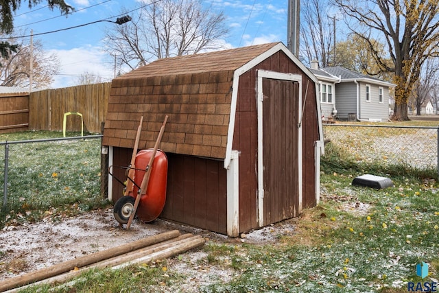 view of outbuilding