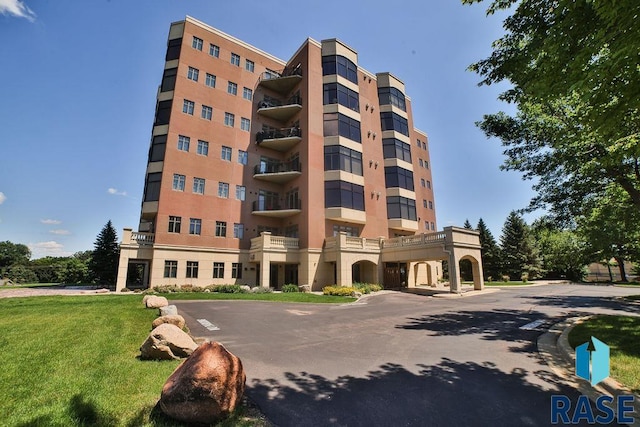 view of building exterior