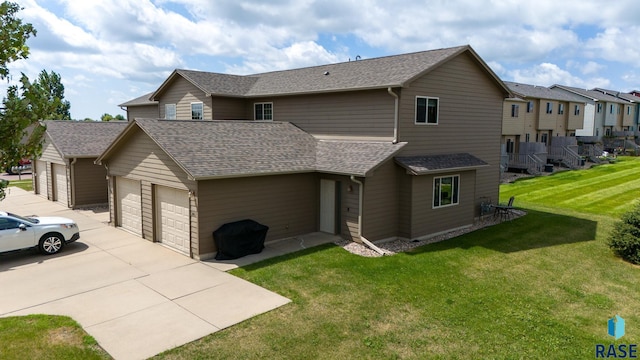 view of front of house with a front lawn