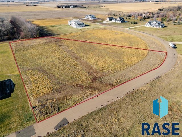 Listing photo 2 for 27213 Cedar Ridge Ct, Harrisburg SD 57032