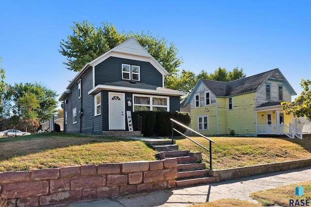 front of property with a front lawn