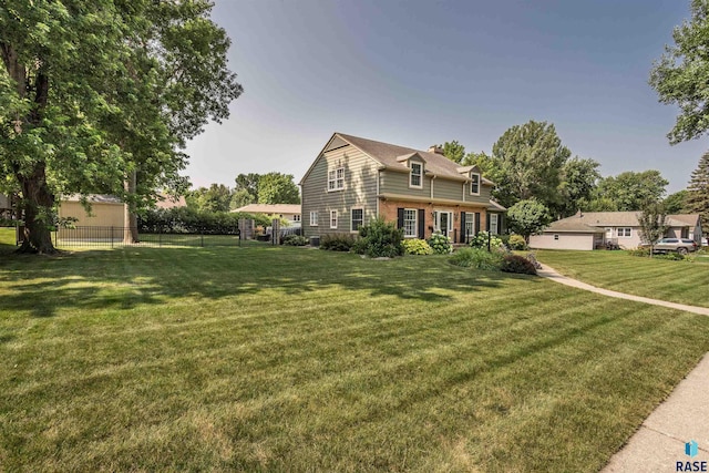 view of front facade featuring a front lawn