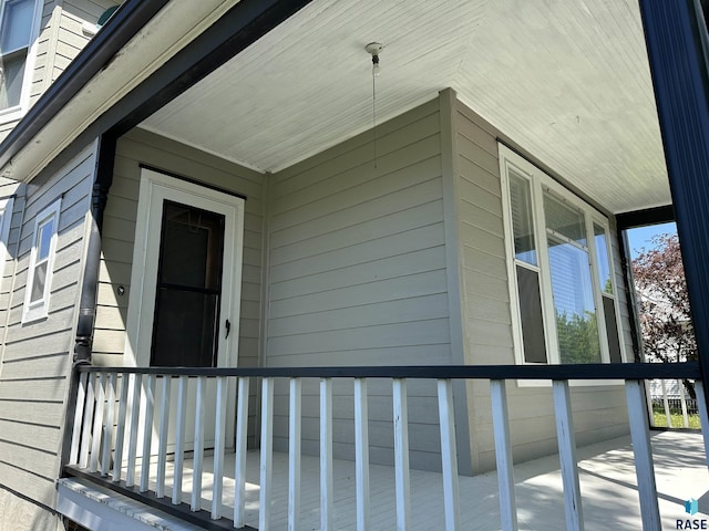 property entrance with a porch