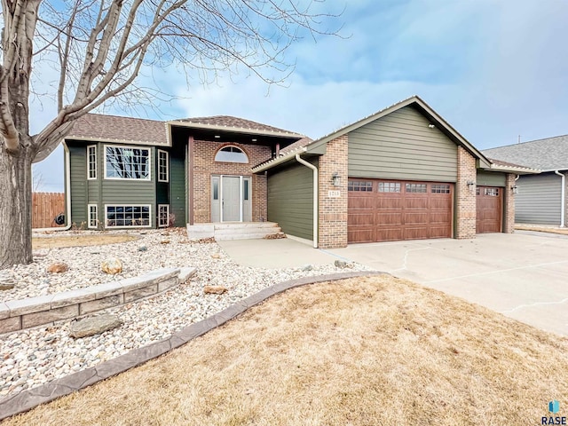 view of front of house featuring a garage