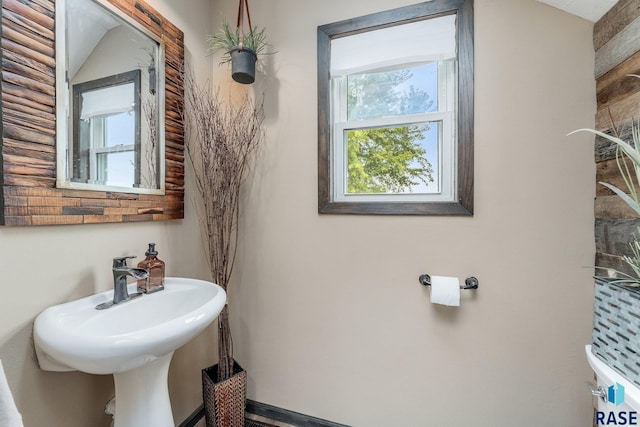 bathroom featuring sink