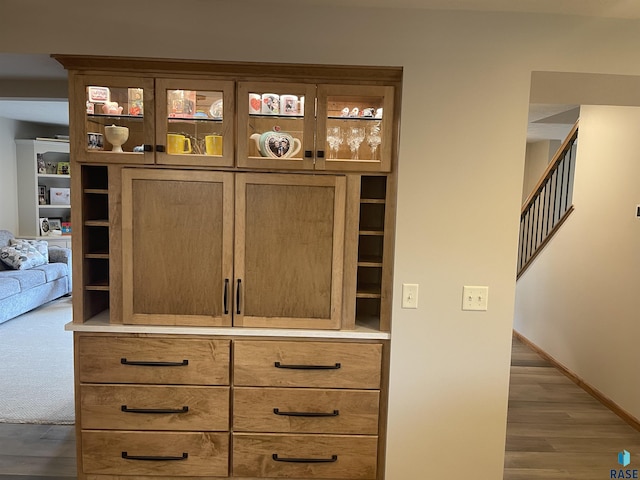 room details featuring hardwood / wood-style floors