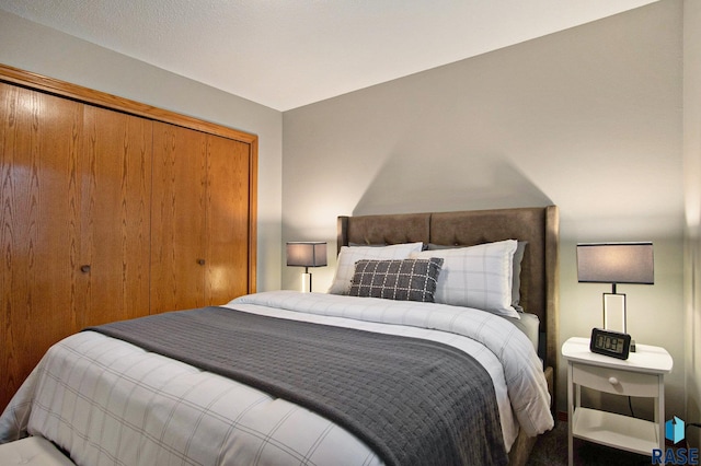 bedroom featuring a closet