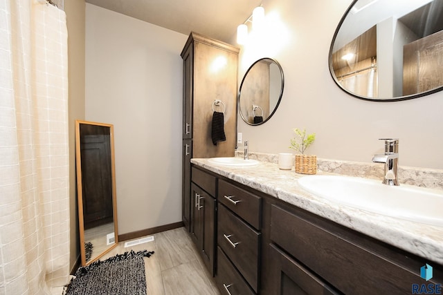 bathroom with vanity