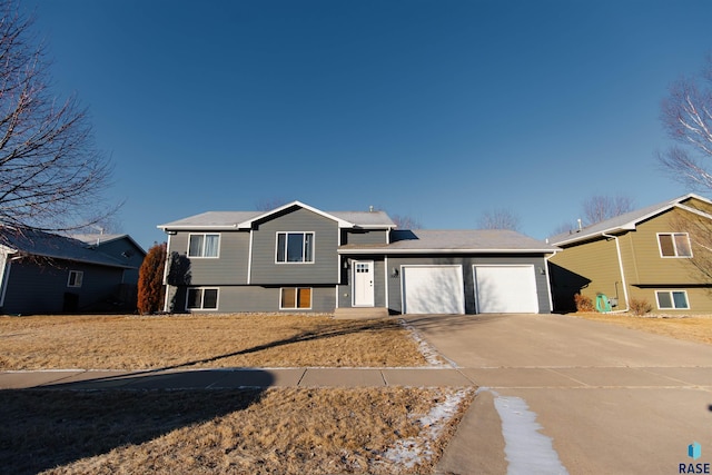 view of front facade with a garage