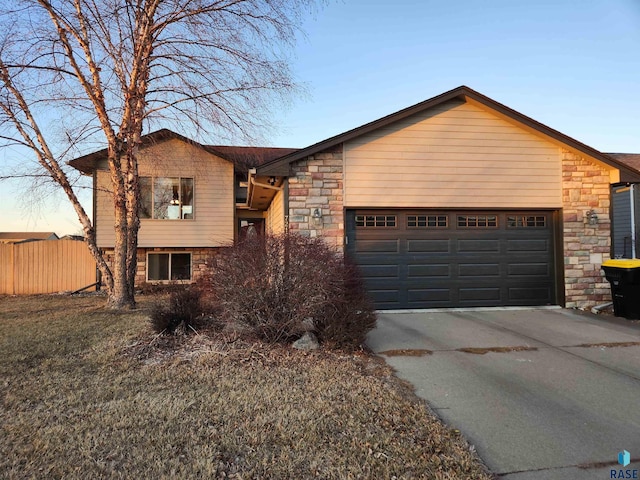 view of front facade with a garage