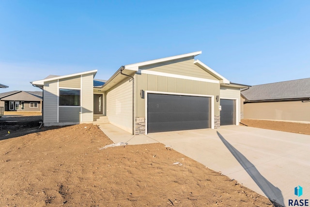 view of front of home featuring a garage