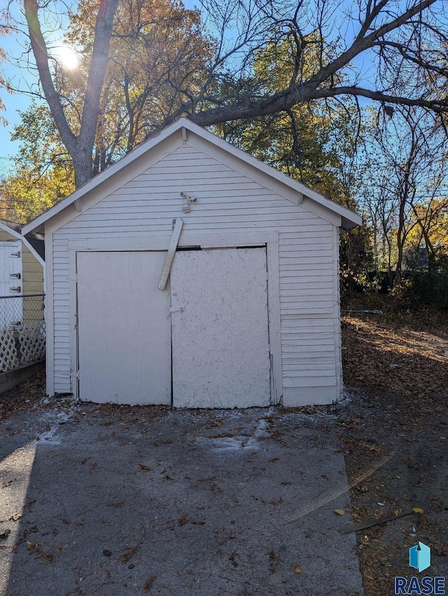 view of outdoor structure