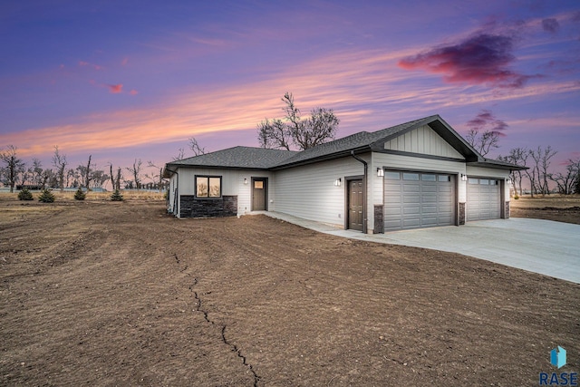 view of front of house featuring a garage