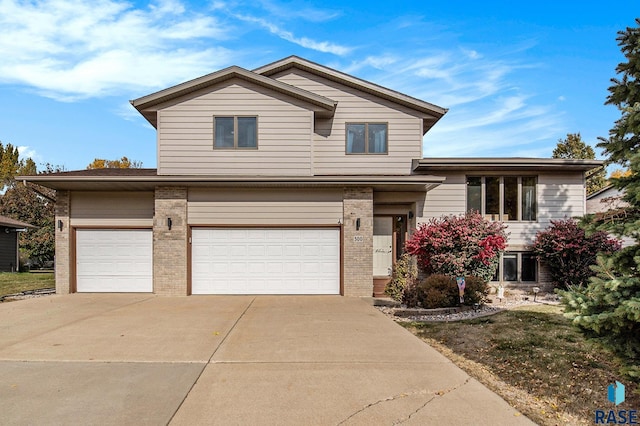 view of front facade with a garage