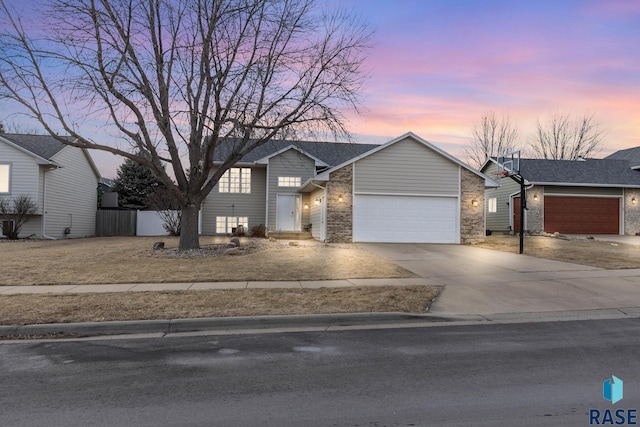 view of front facade featuring a garage